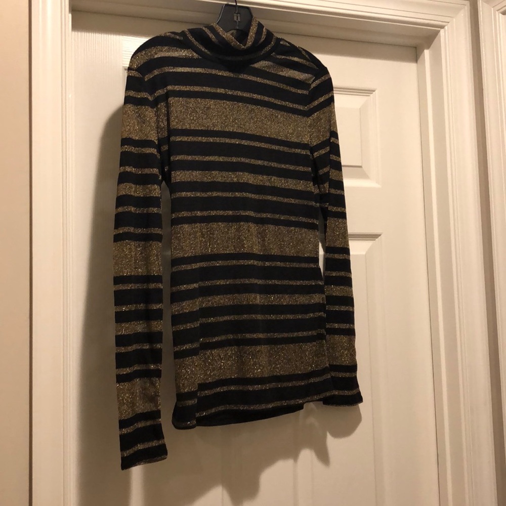 Turtleneck long sleeve top